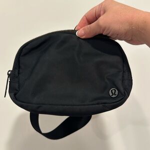 Black lulu lemon belt bag